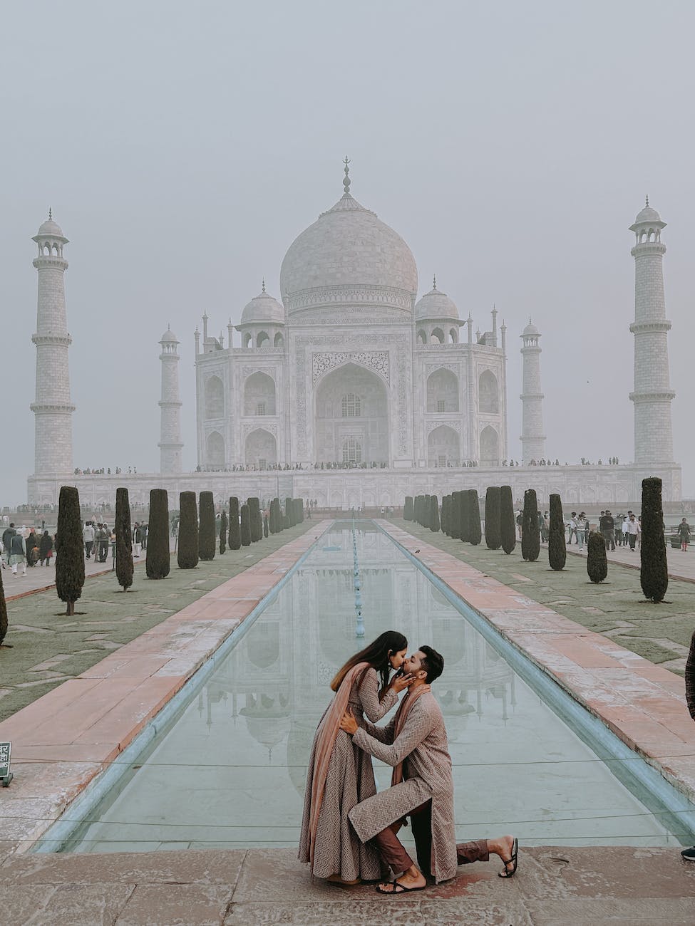 Crafting Romantic Memories: Rajasthan Honeymoon Packages with Agra Sightseeing